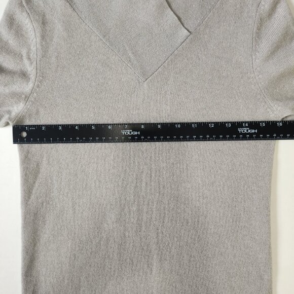 MM. LaFleur Cashmere Sweater XS Light Gray V-Neck Rolled Hem Lightweight Cozy - Picture 5 of 8